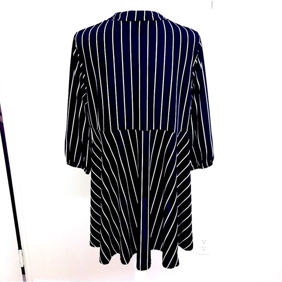 Lildy Black and White Striped Tunic Blouse Size L-XL - Picture 2 of 7